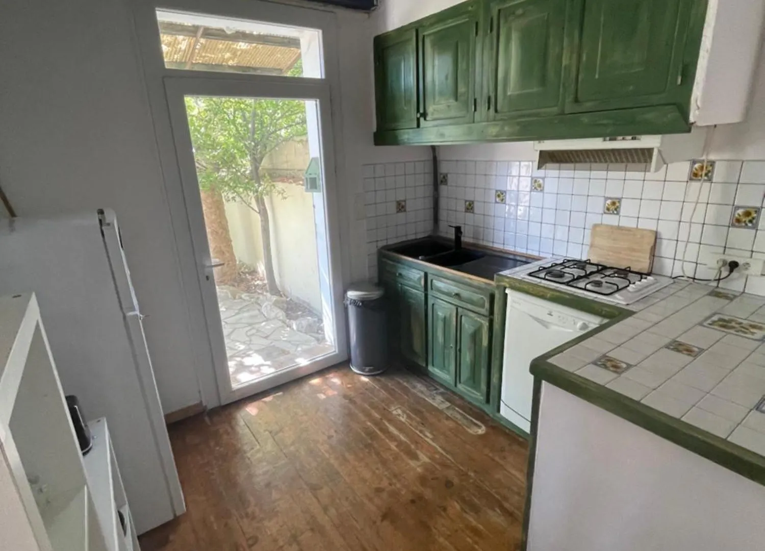 Maisonnette Avec Terrasse Et Patio A Cassis